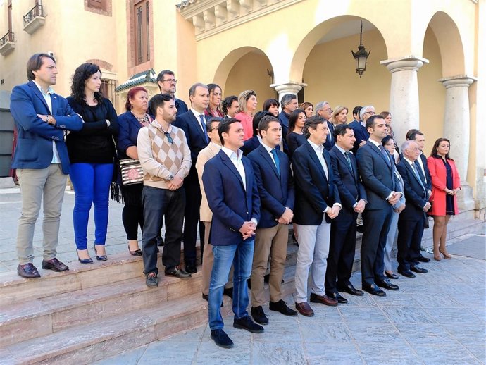 Minuto de silencio por el crimen machista de El Alquián