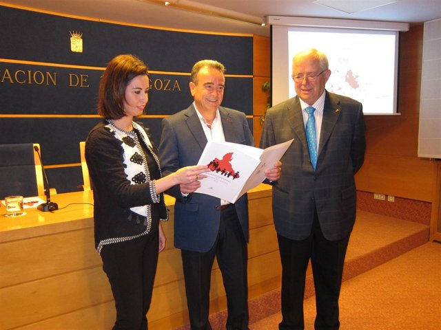 Ladrero, Sánchez Quero y Llanas han presentado hoy el estudio sobre población