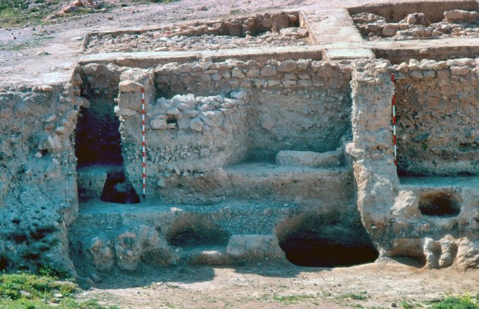 Algunas de las estructuras del yacimiento de Ciavieja