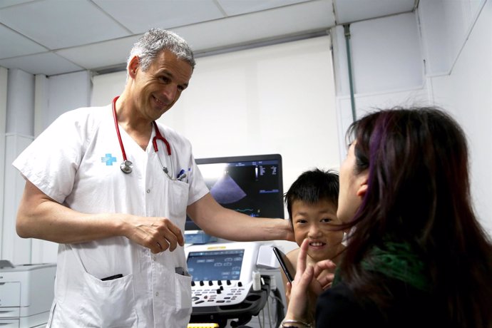 Vall d'Hebron implana una válvula pulmonar en el corazón de un niño de 7 años