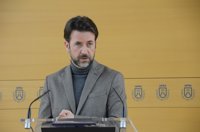 Alonso reconoce que no está "nada contento" con el retraso de las obras en carreteras del sur