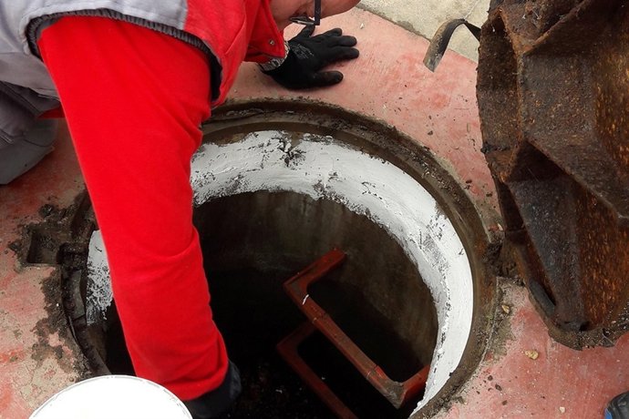 Sant Boi realiza una actuación intensiva en el alcantarillado