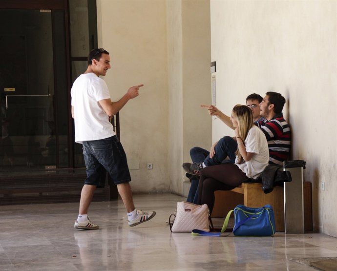 Estudiants, alumnes, joves, adolescents, universitat, UCLM,