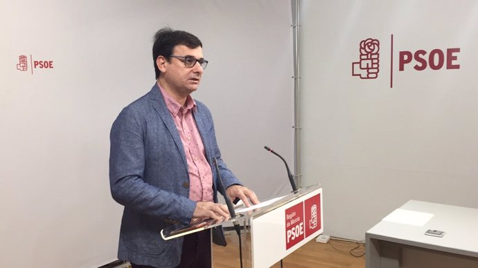 Emilio Ivars (PSOE) en rueda de prensa