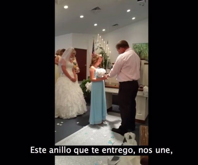 La emocionante promesa que hizo el novio en su boda a la hija de su mujer