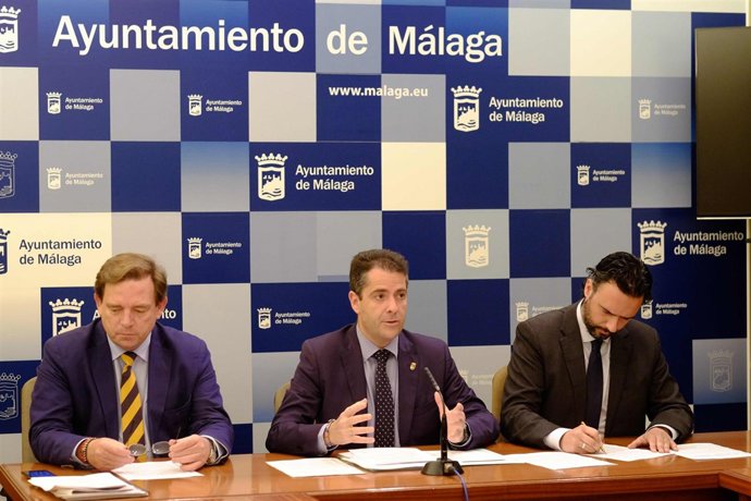 Carlos Conde y Raúl Jiménez 