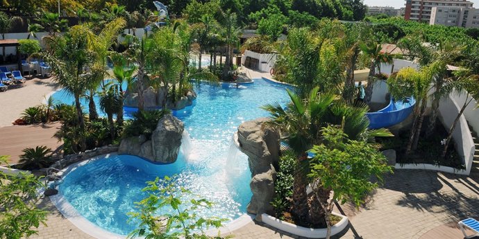 Cámping, piscina, estiu