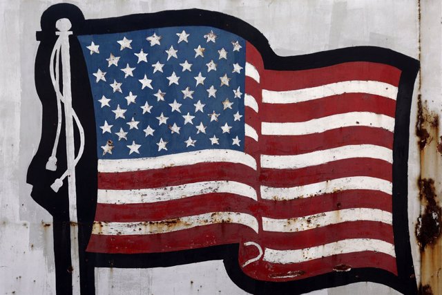 Bandera de Estados Unidos pintada en un muro