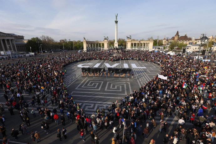 Manifestación en Budapest contra la ley de universidades