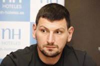 Arpad Sterbik, convocado ante la baja de Gonzalo Pérez de Vargas