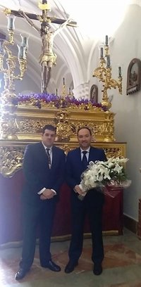 Diputación de Huelva realiza la tradicional ofrenda floral al Cristo del Buen Viaje