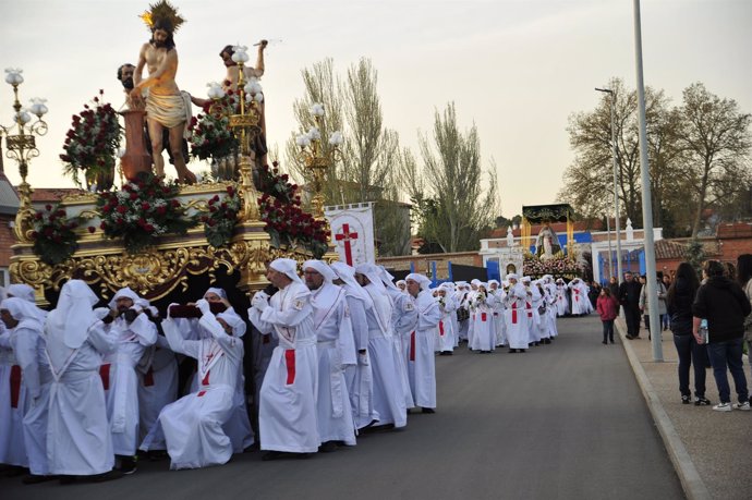 Hermandad de Jesús Atado a la Columna en procesión hasta la cárcel de Teruel