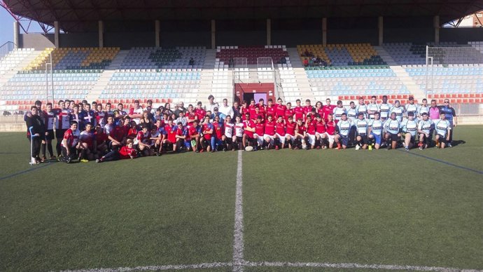 La Diputación promociona el deporte del rugby entre los más jóvenes.
