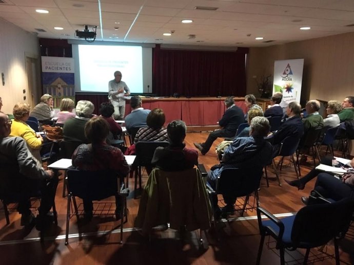 El Hospital de Baza impulsa una Escuela de Pacientes ostomizados