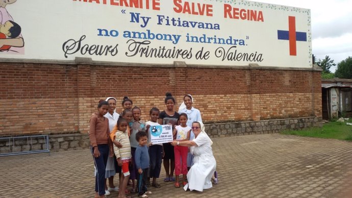 Donación de Rutas del Silencio y FSIB para un quirófano en Madagascar