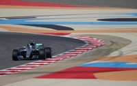 Bottas estrena pole en Baréin; Alonso y Sainz saldrán decimoquinto y decimosexto