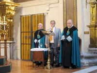 López Serrano ofrece a la Virgen el dolor de migrantes, enfermos y ancianos