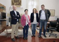 La Diputación estudia posibilidades de solventar las deficiencias en una fuente del siglo XVI en Capillas (Palencia)