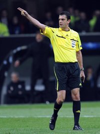 El húngaro Kassai arbitrará el Real Madrid-Bayern y el italiano Rocchi, el Leicester-Atlético