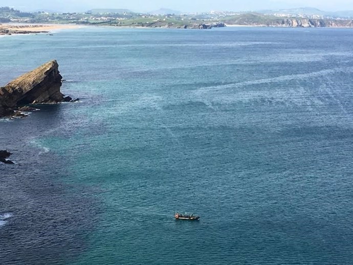 Playa del Madero. Liencres. Cantabria. Mar. Búsqueda hombre desaparecido. .