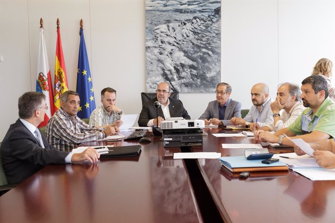 El consejero Jesús Oria preside la Mesa Sectorial Forestal y del Medio Natural