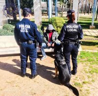 Los perros de la Policía de Castellón refuerzan el control de drogas en parques