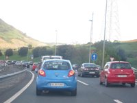 Primeras retenciones en las carreteras de acceso a Madrid en la operación retorno de Semana Santa