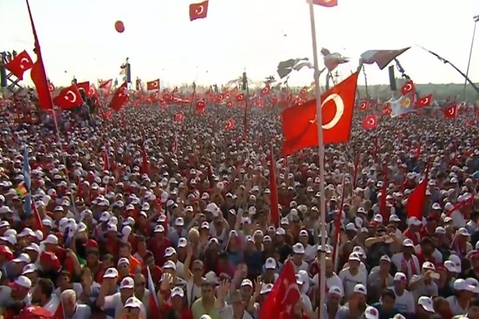 Comienza en Turquía el referéndum para expandir poderes Erdogan