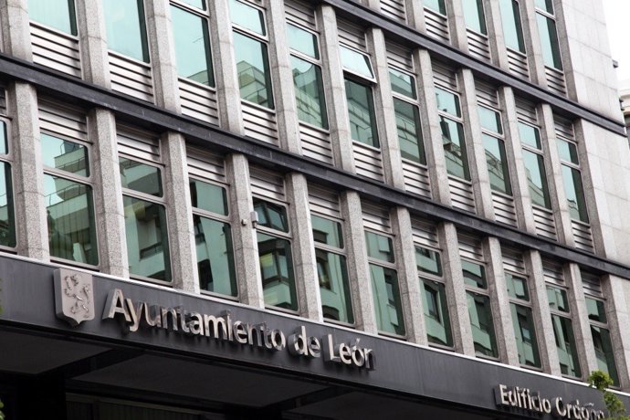 Imagen del Ayuntamiento de León, ubicado en la calle Ordoño II.