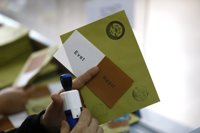 L'oposició qüestiona la legitimitat del referèndum per irregularitats en el recompte