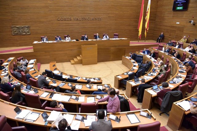 Imagen de un pleno de las Corts Valencianes