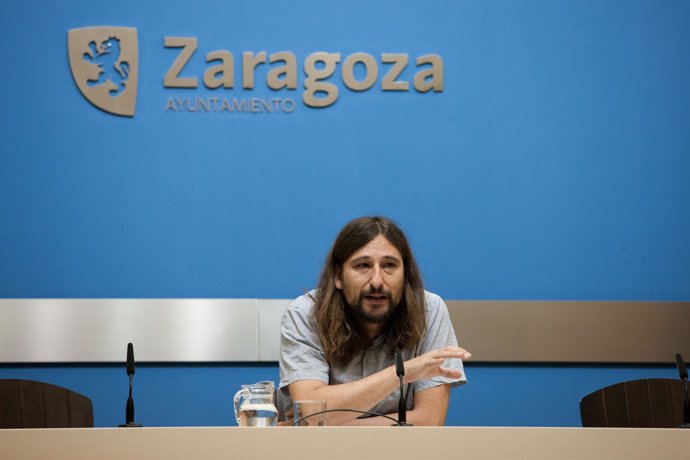 El concejal de Deportes, Pablo Híjar, en rueda de prensa este lunes