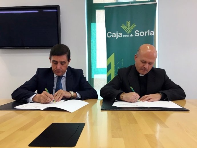 Carlos Martínez y a la derecha Francisco Javier Ramírez.