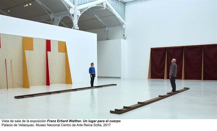 'Un Lugar Para El Cuerpo',  Franz Erhard Walther