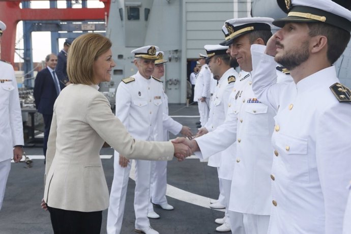 La ministra de Defensa, María Dolores de Cospedal, visita a los militares españo