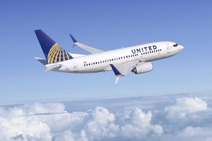 United Airlines Boeing 737-700