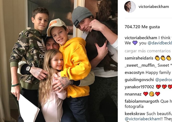 David Beckham con todos sus hijos en el Instagram de Victoria Beckham
