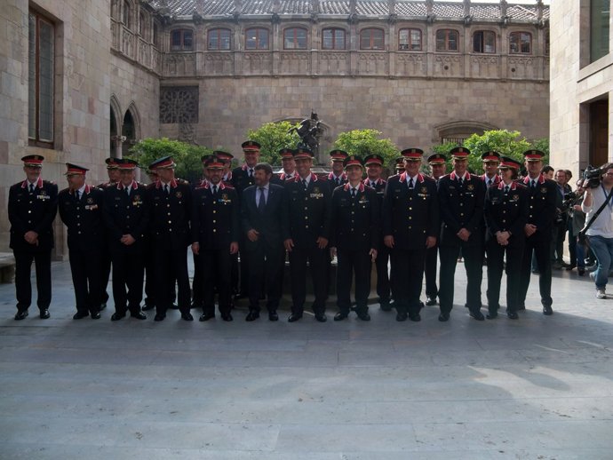El major de Mossos Josep Lluís Trapero, el director Albert Batlle i comandaments