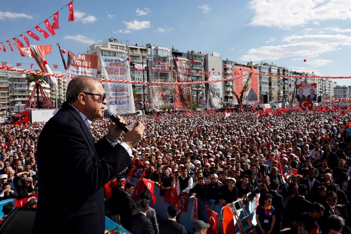 Erdogan durante un mitin para el referéndum