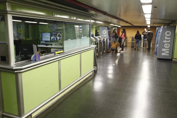 Taquillero, taquilleros, taquilla, taquillas, vestíbulo, jefe de vestíbulo