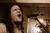 Cantar mejora la voz