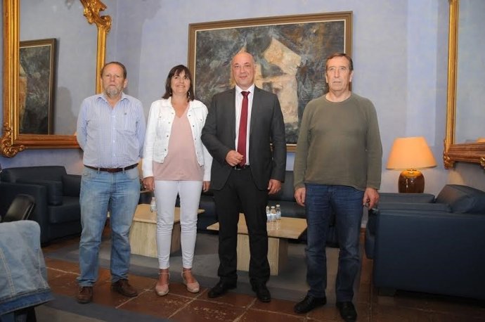 Ruiz (centro) y Borrego, durante el encuentro mantenido