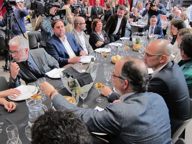 L'conseller O.Junqueras en l'esmorzar-debat Moment Zero