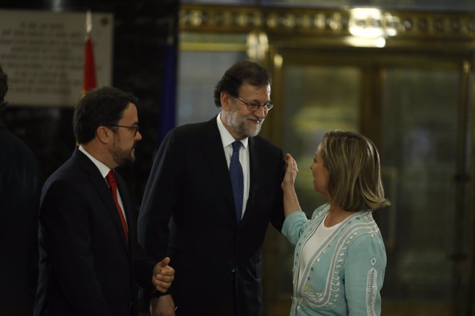 Rajoy con la diputada de Coalición Canaria, Ana Oramas en el Congreso