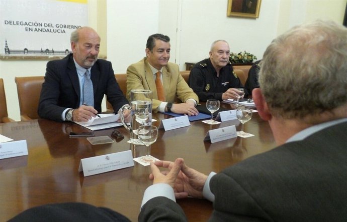 Reunión con las hermandades.