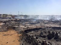 Lepe habilita una nave del polideportivo para los afectados del incendio del asentamiento