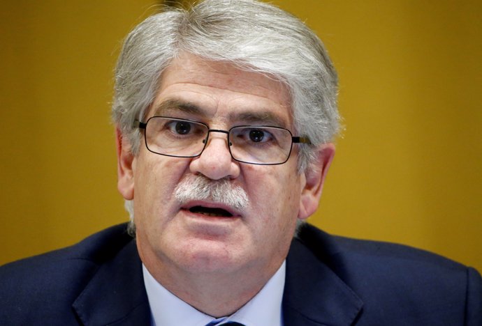FILE PHOTO: Spain's Foreign Minister Alfonso Dastis addresses a conference at th