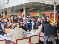 Barcelona tendrá 3.900 paradas de rosas y 923 de libros y descongestionará la Rambla Catalunya