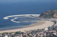 Sale a concurso un negocio de hostelería en el puerto de Laredo para este verano