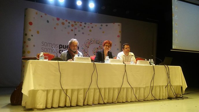 Ruz, entre Chamizo (izda.) y Recio, inaugura las jornadas